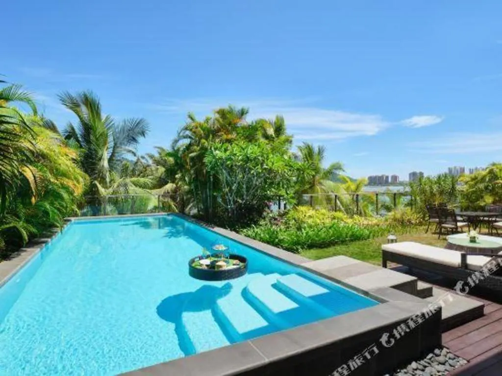 Narada Resort Hotel Sanya Pleasant Bay 5*,  Китай